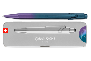Długopis Caran d'Ache 849 CLAIM YOUR STYLE Purple Ocean
