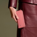 Etui Montblanc Sartorial różowe podwójne zamykane na zamek prezentacja.jpg