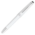 Pióro wieczne Montblanc Meisterstuck Classique White zamknięte.jpg