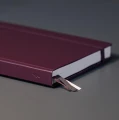 Notatnik Leuchtturm1917 Bullet Journal Purple purpurowy zakładki.jpg
