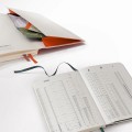 Notatnik Leuchtturm1917 B6+ wodoodporny Outlines Paper Back prezentacja.jpg
