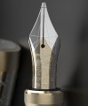 Pióro wieczne Parker Duofold Queen's Platinum Jubilee 2022 stalówka.jpg