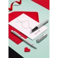 Pióro wieczne Faber-Castell Hexo srebrne matowe prezentacja.jpg