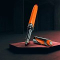 Pióro wieczne Montegrappa Automobili Lamborghini 60° Arancio Apodis edycja limitowana pokaz.jpg